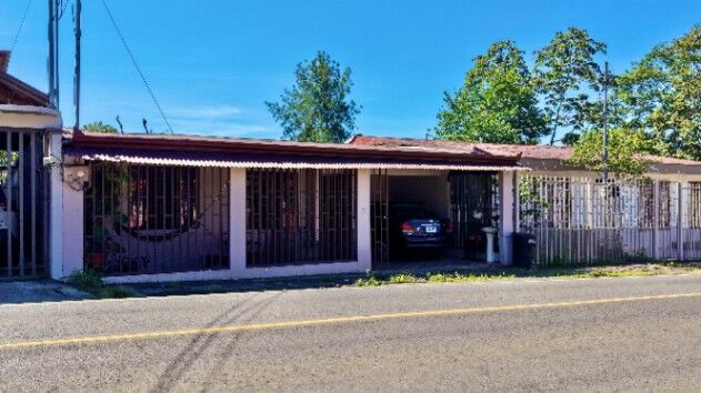 VENTA DE CASA DE 200 M2 EN BARRIO UNESCO, PEREZ ZELEDON in San Isidro De El General, Pérez Zeledón, San José — $130,000