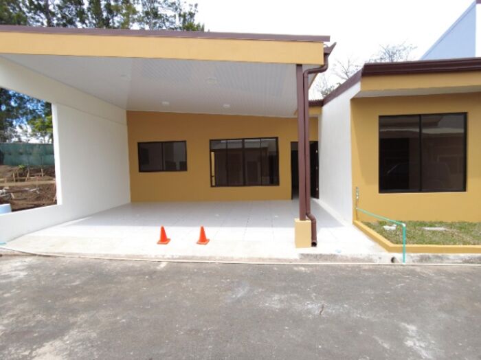 Venta de Casa de 3 Habitaciones en San Rafael de Heredia 26-137 en San Rafael, Heredia — $185,000