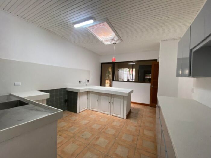 Venta de Casa en Alajuela. RAH 26-194 en Alajuela — $350,000 - Foto 3 de 16