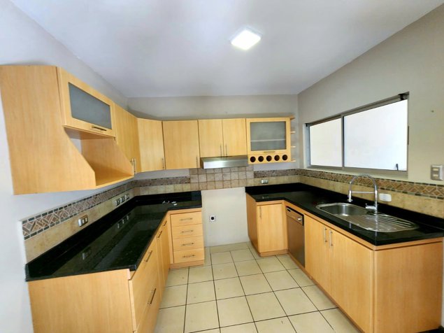 **REBAJADA**   VENTA DE CASA, HEREDIA, SAN PABLO, COND INTERAMERICANA en San Pablo, Heredia — $250,000 - Foto 3 de 31