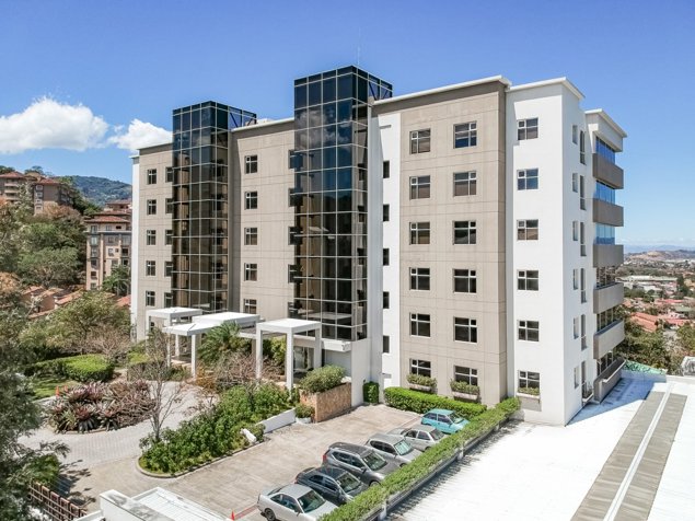 UN OASIS EN MEDIO DE LA CIUDAD in Escazú, San José — $420,764