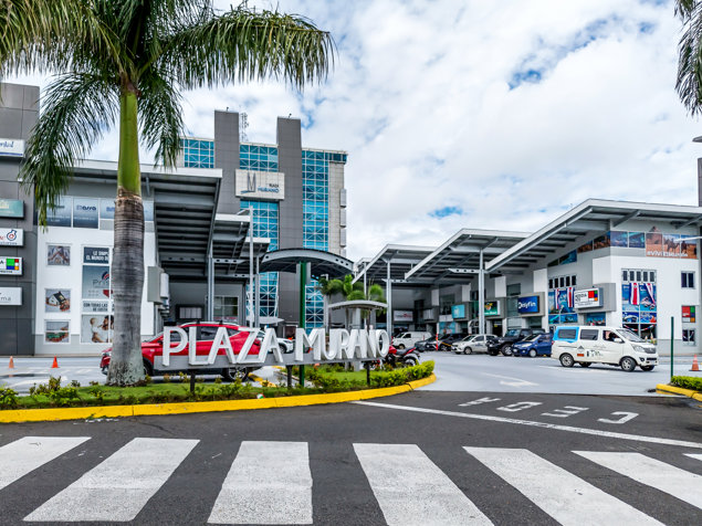 Oportunidad Comercial en Plaza Murano: Espacio Moderno y Versátil en Uruca, Santa Ana, San José — $4,600