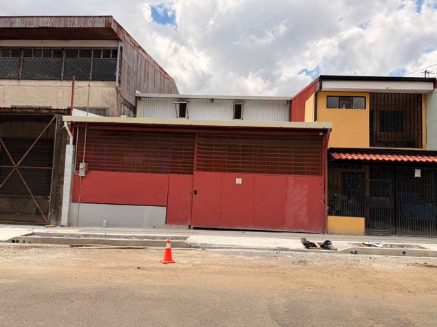 Bodega Uso Comercial en la Uruca Centro en Uruca, San José — ₡ 110 000 000