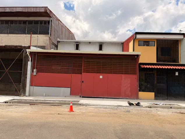 Bodega Uso Comercial en la Uruca Centro en Uruca, San José — ₡ 110 000 000