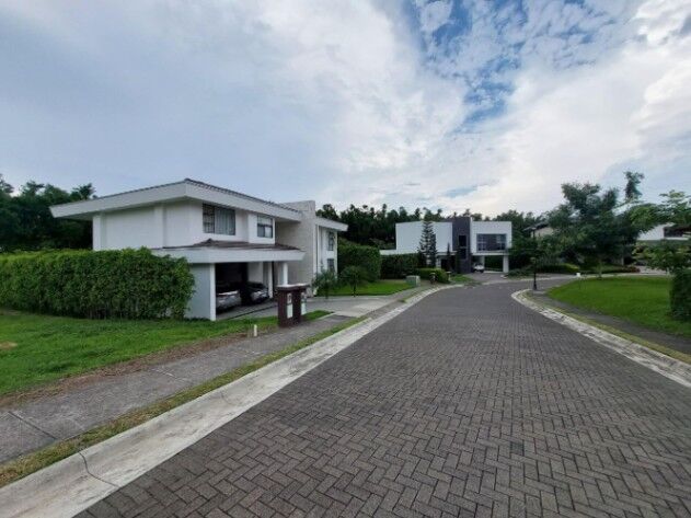 Venta de Lote en La Guácima, Alajuela. RAH 25-1970 in Guácima, Alajuela — $130,000