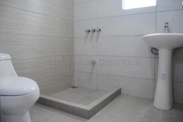 Alquiler de Town Houses en Santa Ana-Piedades. RAH 26-2013 en Piedades, Santa Ana, San José — ₡ 900 000