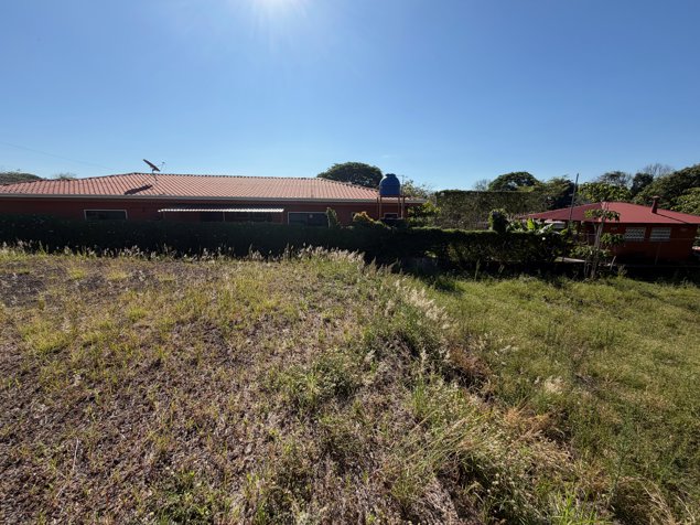 Lote a precio competitivo a 5 minutos de la carretera 27 y del centro en Atenas, Alajuela — $77,000 - Foto 3 de 11