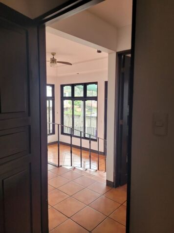 SE VENDE BELLÍSIMA CASA POR MAXI-PALI DE ATENAS.  en Atenas, Alajuela — ₡ 120 000 000