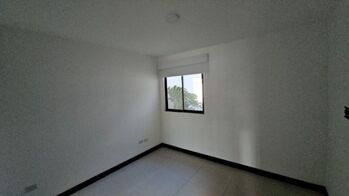 VENTA DE BELLA CASA EN CONDOMINIO AVENIR HEREDIA en Santa Rosa, Santo Domingo, Heredia — $198,000 - Foto 5 de 9