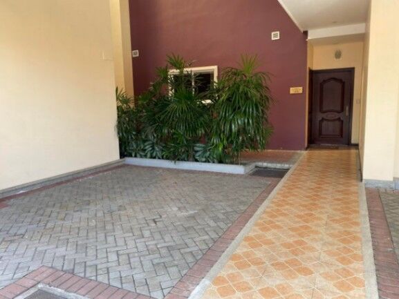 Se vende espacioso apartamento para inversión en San Rafael Escazú 25-692 in San Rafael, Escazú, San José — $290,000