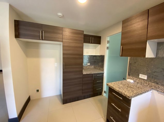 Venta (Se Vende) - Apartamento  Santa Ana COD SM1773 in Santa Ana, San José — $220,000 - Photo 3 of 33