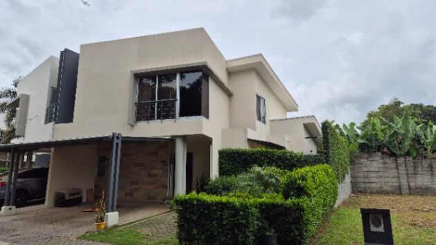 Casa en Condominio en Guácima, Alajuela — $280,000