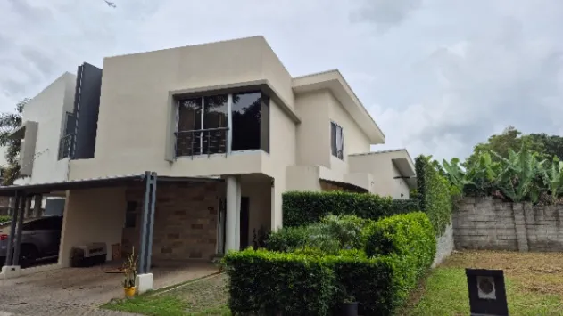 Casa en Condominio en Guácima, Alajuela — $280,000