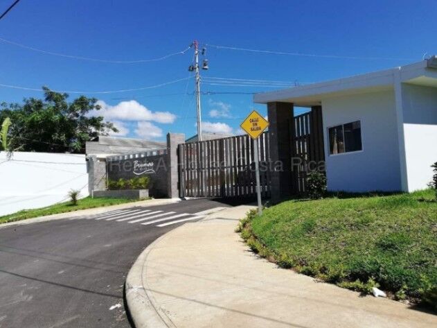 Se vende apartamento en La Trinidad Moravia 26-2144 en La Trinidad, Moravia, San José — ₡ 49 000 000