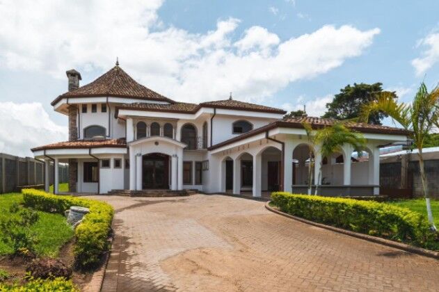 Hermosa casa de lujo, San Isidro de Heredia, 2,600 mts2 en San Isidro, Heredia — $950,000