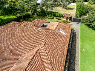 Lujo y Naturaleza en Santa Ana: Casa con Piscina y Casa de Huéspedes in Uruca, Santa Ana, San José — $1,400,000 - Photo 4 of 80