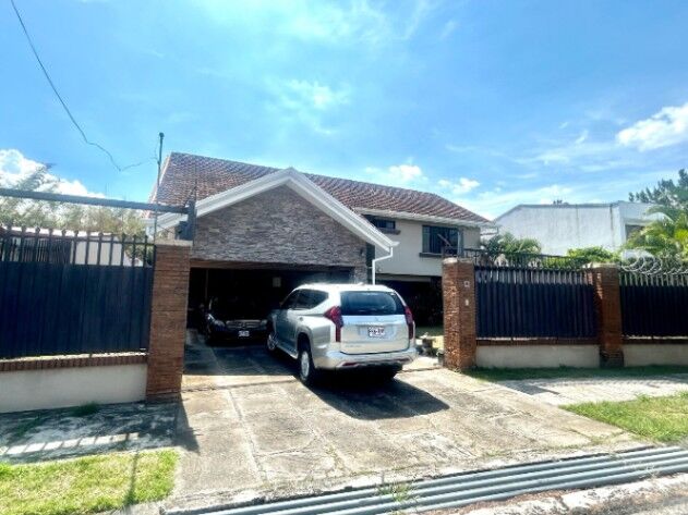 ALQUILER DE CASA, ESCAZÚ, LOS LAURELES, RESIDENCIAL LOS MALINCHES  in Escazú, San José — $3,950