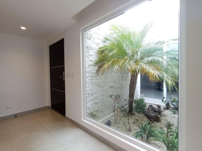 CASA EN VENTA SAN ISIDRO HEREDIA $719.000 COD#25-1931 en San Isidro, Heredia — $719,000