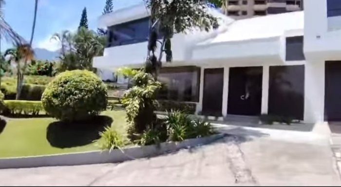 Hermosa Casa De 3 Niveles en San Rafael, Escazú, San José — $1,070,000