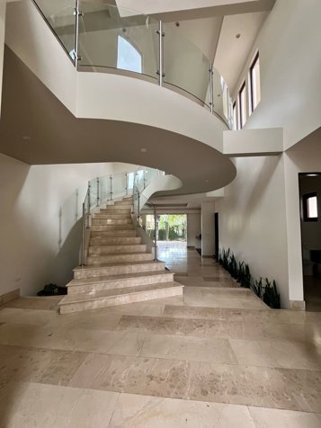 Casa en condominio para el alquiler y venta en Río de oro in Santa Ana, San José — $1,050,000 - Photo 2 of 38