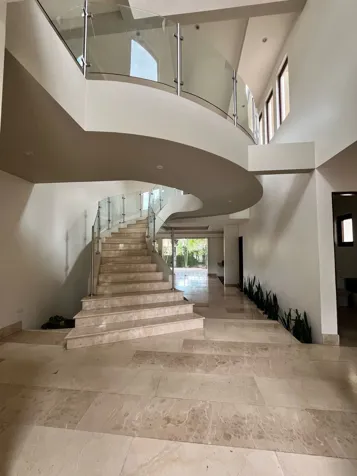 Casa en condominio para el alquiler y venta en Río de oro en Santa Ana, San José — $1,050,000 - Foto 2 de 38
