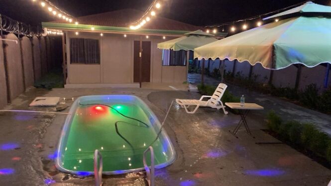 1 CASA Y 2 CABINAS CON PISCINA EN VENTA EN PLAYA BLANCA DE CHOMES, PUNTARENAS!  en Chomes, Puntarenas — ₡ 57 000 000