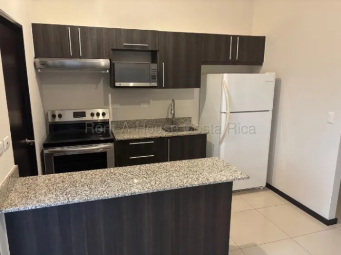 Se alquila casa en Ulloa Heredia 26-2146 en Ulloa, Heredia — $1,200 - Foto 3 de 18