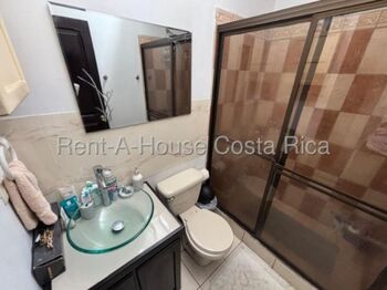Venta de Casa en La Unión-Concepción. RAH 26-1462 in Concepción, La Unión, Cartago — 76 000 000 ₡ - Photo 5 of 15