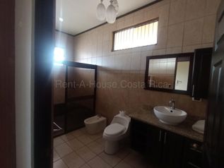 CASA EN VENTA EN MERCEDES HEREDIA en Mercedes, Heredia — $315,000 - Foto 5 de 10