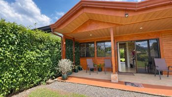 Cabaña cerca de La Fortuna: Naturaleza, Descanso y Potencial Airbnb por US$130,000 en Peñas Blancas, San Ramón, Alajuela — 60 000 000 ₡ - Foto 4 de 14