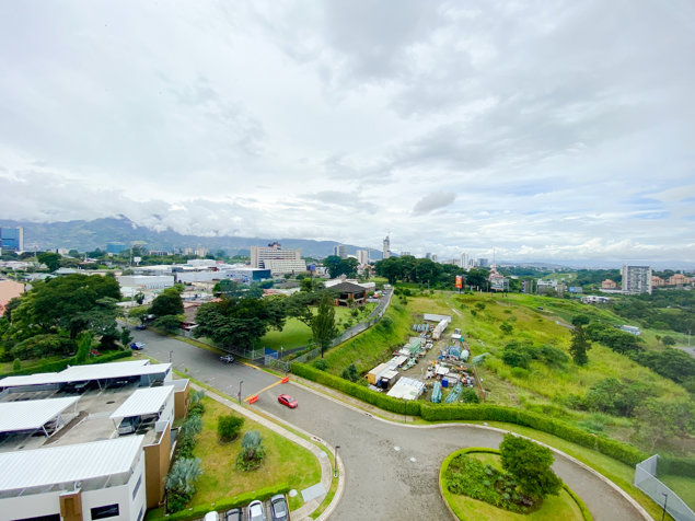 VENTA DE INVERSION, PENTHOUSE, SAN JOSE, SABANA NORTE in Mata Redonda, San José — $310,000 - Photo 2 of 13