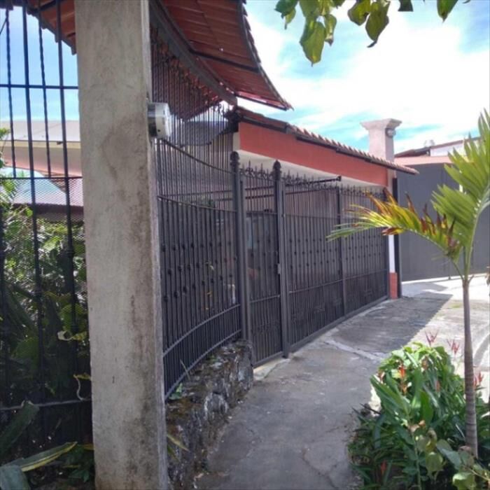 Casa Venta Barva Hermosos Jardines in Barva, Heredia — $275,000