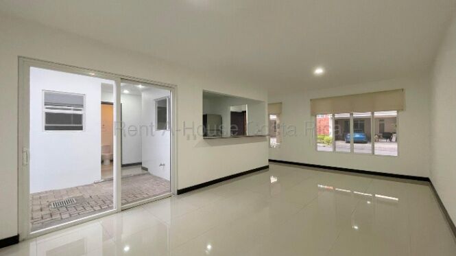 Venta de Casa en San Antonio de Escazú. RAH 26-1761 en San Antonio, Escazú, San José — $230,000