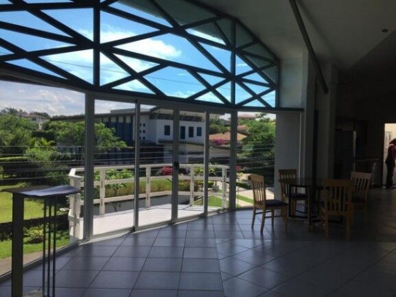 Se vende espaciosa casa con jardín en Guácima Alajuela 25-785 in Guácima, Alajuela — $450,000
