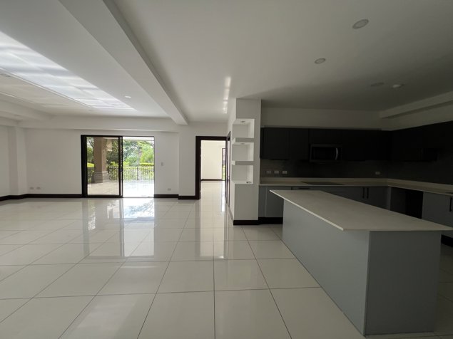 Alquiler o Venta de apartamento en condominio en primera planta in Pozos, Santa Ana, San José — $390,000