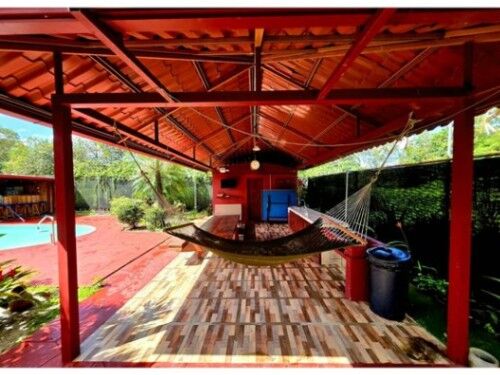VENTA DE CASA AMUEBLADA, CON PISCINA, ALAJUELA, SAN CARLOS, LA FORTUNA 9508745 en La Fortuna, San Carlos, Alajuela — ₡ 115 000 000