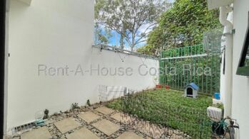 Venta de Hermosa Casa en San Antonio de Escazú26-1421  en San Antonio, Escazú, San José — $350,000 - Foto 4 de 13