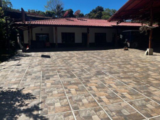 Casa colonial con encanto y comodidades in Colón, Mora, San José — $600,000