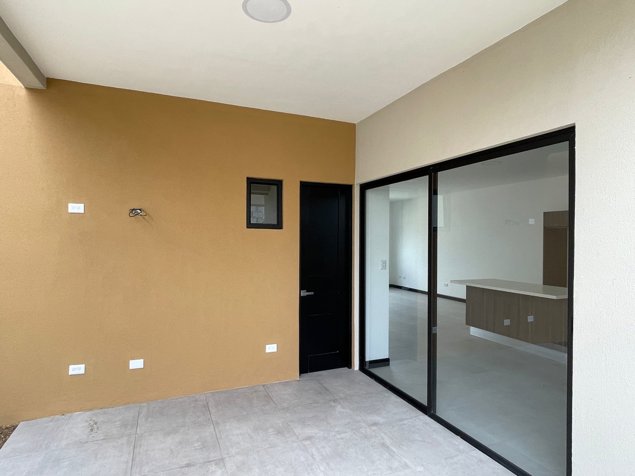 Linda casa completamente nueva en venta en condominio in Escazú, San José — $245,000 - Photo 2 of 14
