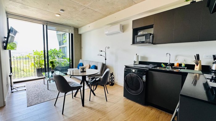 Se Alquila Apartamento amueblado, San José, Sabana. en Uruca, San José — $1,200 - Foto 2 de 19