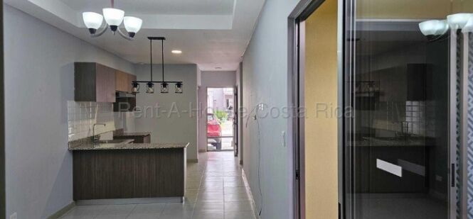 MLS-26-2255 KQ VENTA CASA SAN ANTONIO ALAJUELA CONTACTENOS AL # 88987222 en San Antonio, Alajuela — $152,000