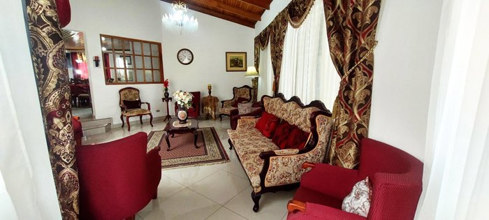 CASA EN VENTA EN SANTO DOMINGO DE HEREDIA en Santo Tomás, Santo Domingo, Heredia — ₡ 240 000 000 - Foto 2 de 17