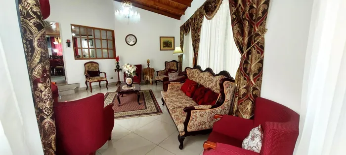 CASA EN VENTA EN SANTO DOMINGO DE HEREDIA in Santo Tomás, Santo Domingo, Heredia — ₡ 240 000 000 - Photo 2 of 17