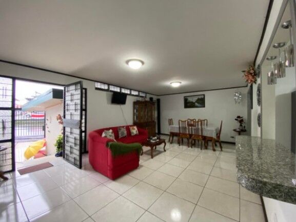 Se vende espaciosa casa con uso mixto en San Francisco San José 25-356 en San Francisco, Goicoechea, San José — ₡ 145 000 000