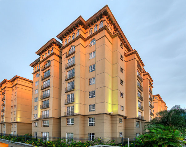 ALQUILER Y VENTA DE APARTAMENTOS EN ESCAZU CORTIJO LOS LAURELES en San Rafael, Escazú, San José — $330,000 - Foto 2 de 34