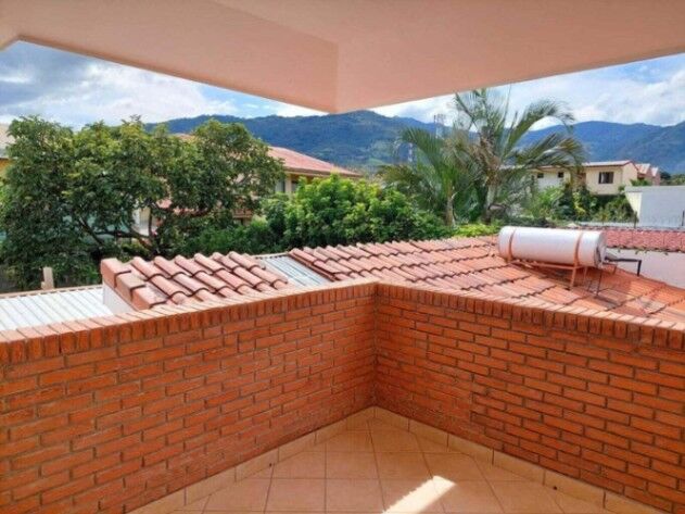 ¡Tu Hogar Ideal en Santa Ana Centro Te Espera! 🏡✨ en Santa Ana, San José — $2,500