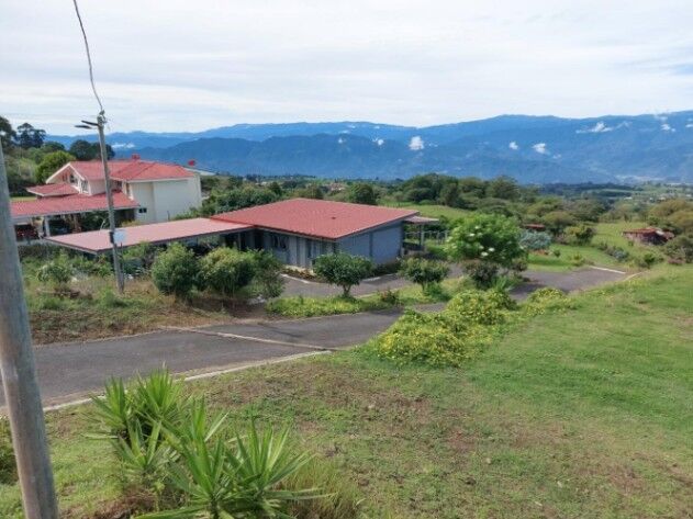 CASA EN VENTA,CARTAGO, Cod#25-288 en Cot, Oreamuno, Cartago — ₡ 250 000 000