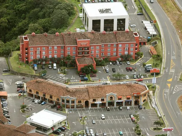 Local en alquiler  para oficina o consultorio en Plaza Itscazu en San Rafael, Escazú, San José — $2,799 - Foto 2 de 7