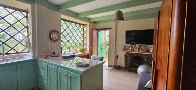 Venta de Casa + APTO en La Unión-San Ramón. en San Ramón, La Unión, Cartago — $670,000