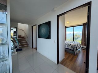 Venta de casa de montaña en Cartago, condominio Takiscú en San Rafael, Oreamuno, Cartago — $550,000 - Foto 5 de 47